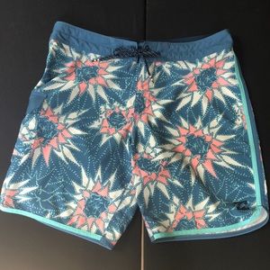 Billabong men’s boardshorts size 34